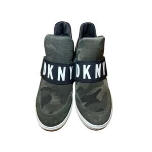 DKNY Slip-On Sneakers Camo Print Logo Strap Size 6